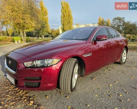 Красный Ягуар XE, объемом двигателя 2 л и пробегом 103 тыс. км за 14999 $, фото 8 на Automoto.ua