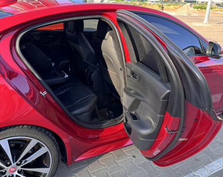 Червоний Ягуар XE, об'ємом двигуна 2 л та пробігом 142 тис. км за 18500 $, фото 27 на Automoto.ua