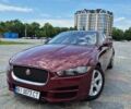 Червоний Ягуар XE, об'ємом двигуна 2 л та пробігом 107 тис. км за 13700 $, фото 1 на Automoto.ua