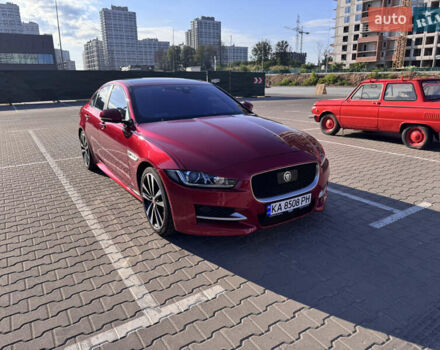 Червоний Ягуар XE, об'ємом двигуна 2 л та пробігом 142 тис. км за 18500 $, фото 2 на Automoto.ua