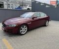 Красный Ягуар XE, объемом двигателя 2 л и пробегом 170 тыс. км за 13999 $, фото 1 на Automoto.ua