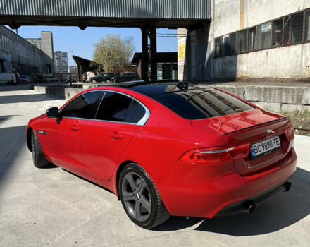 Красный Ягуар XE, объемом двигателя 2 л и пробегом 63 тыс. км за 16900 $, фото 5 на Automoto.ua
