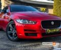 Красный Ягуар XE, объемом двигателя 2 л и пробегом 59 тыс. км за 17999 $, фото 1 на Automoto.ua