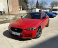 Красный Ягуар XE, объемом двигателя 2 л и пробегом 63 тыс. км за 16900 $, фото 1 на Automoto.ua