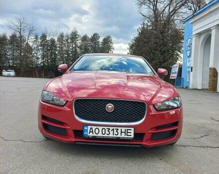 Червоний Ягуар XE, об'ємом двигуна 2 л та пробігом 300 тис. км за 15500 $, фото 1 на Automoto.ua