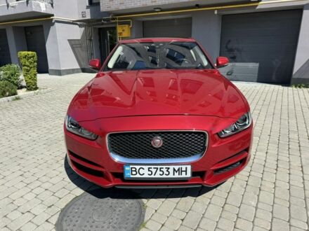 Ягуар XE 2015 в Львове на Automoto.ua Красный Ягуар XE, объемом двигателя 2 л и пробегом 91 тыс. км за 14397 $, фото 1 на Automoto.ua