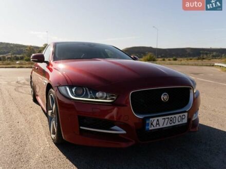 Червоний Ягуар XE, об'ємом двигуна 2 л та пробігом 144 тис. км за 15000 $, фото 1 на Automoto.ua
