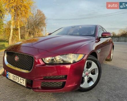 Красный Ягуар XE, объемом двигателя 2 л и пробегом 103 тыс. км за 14999 $, фото 1 на Automoto.ua