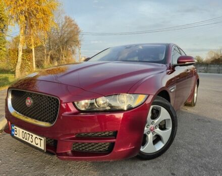 Красный Ягуар XE, объемом двигателя 2 л и пробегом 103 тыс. км за 15004 $, фото 1 на Automoto.ua