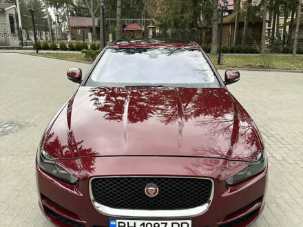 Ягуар XE 2016 у Вінниці на Automoto.ua Червоний Ягуар XE, об'ємом двигуна 2 л та пробігом 141 тис. км за 14700 $, фото 1 на Automoto.ua