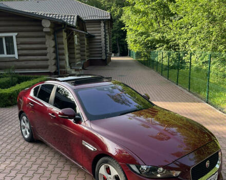 Червоний Ягуар XE, об'ємом двигуна 2 л та пробігом 164 тис. км за 12700 $, фото 1 на Automoto.ua