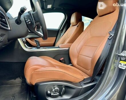 Ягуар XE, объемом двигателя 2 л и пробегом 23 тыс. км за 41890 $, фото 24 на Automoto.ua