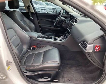 Ягуар XE, объемом двигателя 2 л и пробегом 145 тыс. км за 14900 $, фото 21 на Automoto.ua