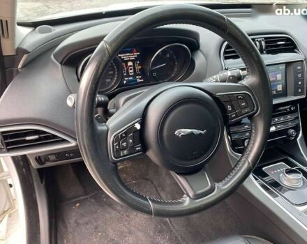 Ягуар XE, объемом двигателя 2 л и пробегом 145 тыс. км за 14900 $, фото 11 на Automoto.ua
