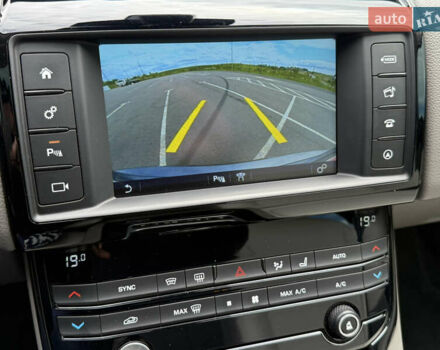 Ягуар XE, объемом двигателя 2 л и пробегом 260 тыс. км за 12900 $, фото 9 на Automoto.ua