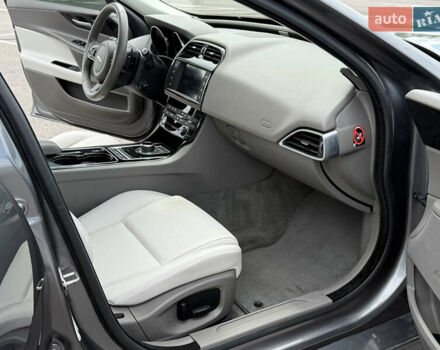 Ягуар XE, объемом двигателя 2 л и пробегом 260 тыс. км за 12900 $, фото 15 на Automoto.ua