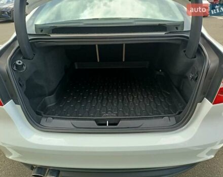 Ягуар XE, объемом двигателя 2 л и пробегом 89 тыс. км за 19600 $, фото 41 на Automoto.ua