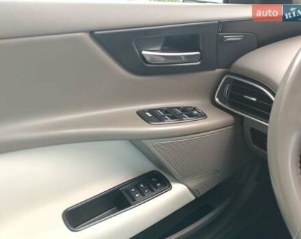 Ягуар XE, объемом двигателя 2 л и пробегом 89 тыс. км за 19600 $, фото 44 на Automoto.ua