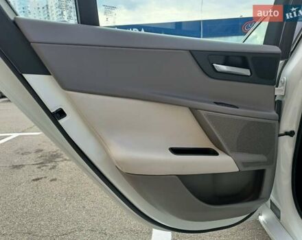 Ягуар XE, объемом двигателя 2 л и пробегом 89 тыс. км за 19600 $, фото 32 на Automoto.ua