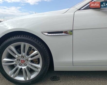 Ягуар XE, объемом двигателя 2 л и пробегом 89 тыс. км за 19600 $, фото 20 на Automoto.ua