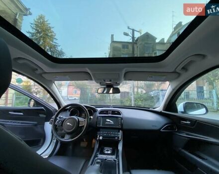 Ягуар XE, объемом двигателя 2 л и пробегом 195 тыс. км за 15250 $, фото 25 на Automoto.ua