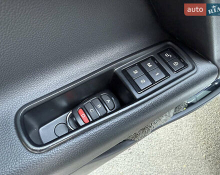 Сірий Ягуар XE, об'ємом двигуна 3 л та пробігом 82 тис. км за 20000 $, фото 65 на Automoto.ua