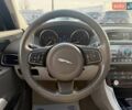 Серый Ягуар XE, объемом двигателя 2 л и пробегом 121 тыс. км за 16300 $, фото 10 на Automoto.ua