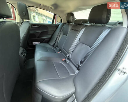 Сірий Ягуар XE, об'ємом двигуна 3 л та пробігом 82 тис. км за 20000 $, фото 56 на Automoto.ua