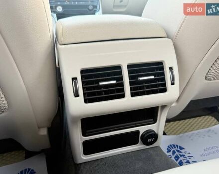 Серый Ягуар XE, объемом двигателя 2 л и пробегом 121 тыс. км за 16300 $, фото 19 на Automoto.ua