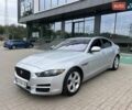 Серый Ягуар XE, объемом двигателя 2 л и пробегом 147 тыс. км за 13500 $, фото 1 на Automoto.ua