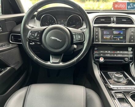 Серый Ягуар XE, объемом двигателя 2 л и пробегом 147 тыс. км за 13500 $, фото 8 на Automoto.ua