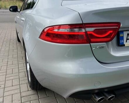 Серый Ягуар XE, объемом двигателя 2 л и пробегом 147 тыс. км за 13500 $, фото 43 на Automoto.ua