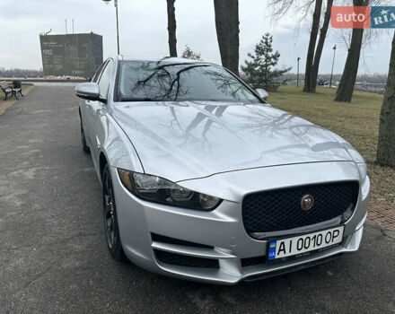 Серый Ягуар XE, объемом двигателя 2 л и пробегом 118 тыс. км за 16900 $, фото 5 на Automoto.ua