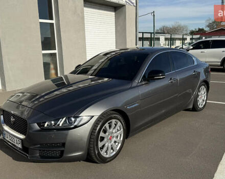 Сірий Ягуар XE, об'ємом двигуна 2 л та пробігом 121 тис. км за 15850 $, фото 1 на Automoto.ua