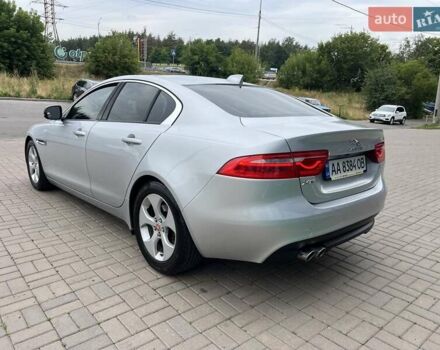 Серый Ягуар XE, объемом двигателя 2 л и пробегом 147 тыс. км за 13500 $, фото 6 на Automoto.ua