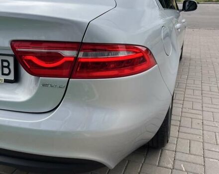Серый Ягуар XE, объемом двигателя 2 л и пробегом 147 тыс. км за 13500 $, фото 44 на Automoto.ua