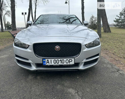 Сірий Ягуар XE, об'ємом двигуна 2 л та пробігом 118 тис. км за 16900 $, фото 4 на Automoto.ua