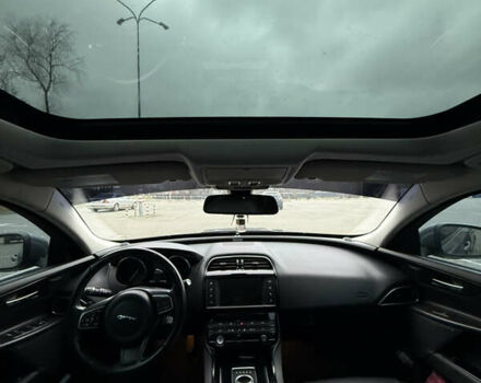 Серый Ягуар XE, объемом двигателя 2 л и пробегом 89 тыс. км за 13800 $, фото 6 на Automoto.ua