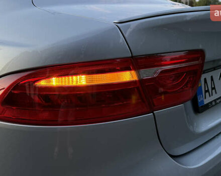 Сірий Ягуар XE, об'ємом двигуна 3 л та пробігом 82 тис. км за 20000 $, фото 13 на Automoto.ua