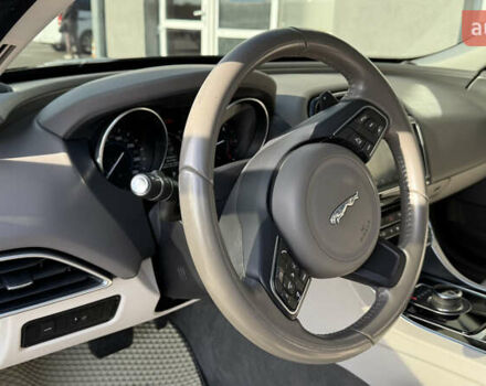 Сірий Ягуар XE, об'ємом двигуна 2 л та пробігом 121 тис. км за 15850 $, фото 31 на Automoto.ua