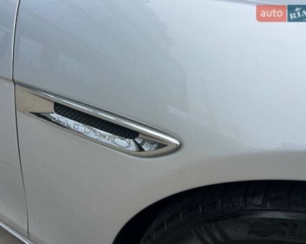 Серый Ягуар XE, объемом двигателя 2 л и пробегом 147 тыс. км за 13500 $, фото 41 на Automoto.ua