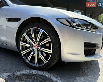 Сірий Ягуар XE, об'ємом двигуна 3 л та пробігом 82 тис. км за 20000 $, фото 20 на Automoto.ua