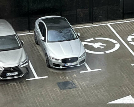 Сірий Ягуар XE, об'ємом двигуна 3 л та пробігом 82 тис. км за 20000 $, фото 46 на Automoto.ua