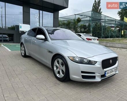 Серый Ягуар XE, объемом двигателя 2 л и пробегом 147 тыс. км за 13500 $, фото 2 на Automoto.ua