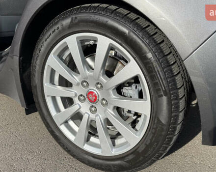 Сірий Ягуар XE, об'ємом двигуна 2 л та пробігом 121 тис. км за 15850 $, фото 19 на Automoto.ua