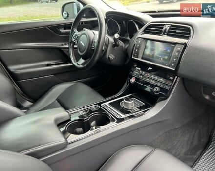 Серый Ягуар XE, объемом двигателя 2 л и пробегом 147 тыс. км за 13500 $, фото 10 на Automoto.ua