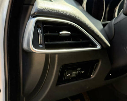 Сірий Ягуар XE, об'ємом двигуна 3 л та пробігом 82 тис. км за 20000 $, фото 79 на Automoto.ua