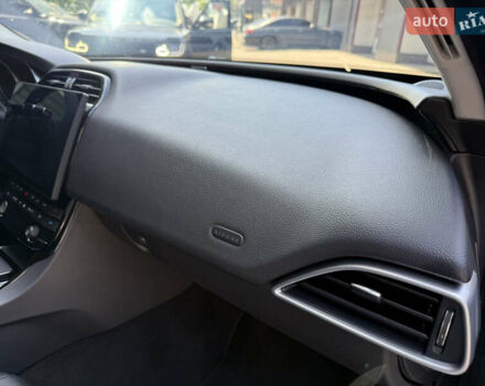 Сірий Ягуар XE, об'ємом двигуна 3 л та пробігом 82 тис. км за 20000 $, фото 60 на Automoto.ua