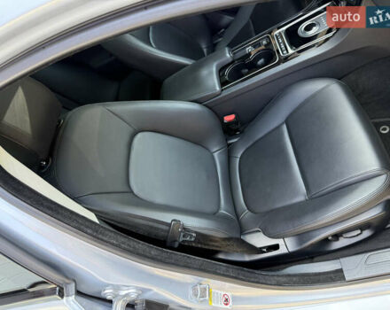 Сірий Ягуар XE, об'ємом двигуна 3 л та пробігом 82 тис. км за 20000 $, фото 52 на Automoto.ua