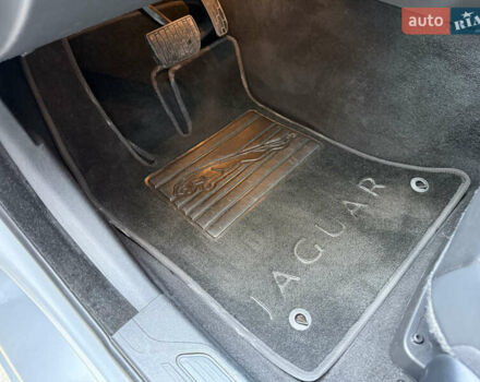 Сірий Ягуар XE, об'ємом двигуна 3 л та пробігом 82 тис. км за 20000 $, фото 62 на Automoto.ua